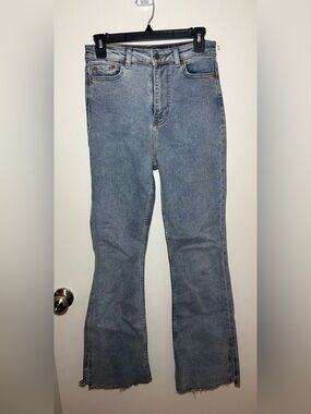 Motel Women's Light Wash Bootcut Slit Leg Frayed Design Denim Jeans Size XS